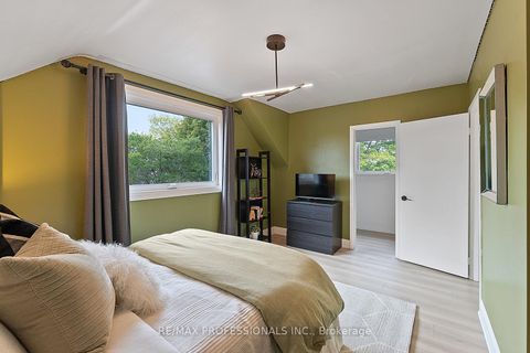 Photo 30 at 18 Lavington Drive, Richview, Toronto