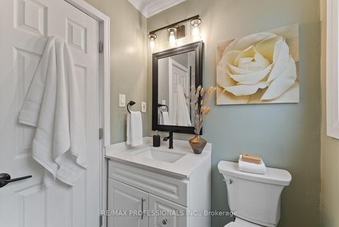 Photo 31 at 18 Lavington Drive, Richview, Toronto