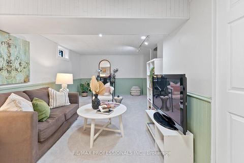 Photo 35 at 18 Lavington Drive, Richview, Toronto