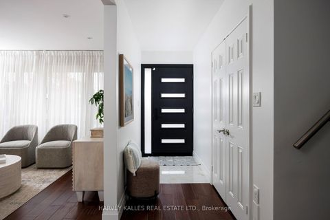 Photo 3 at 73 Summitcrest Drive, Richview, Toronto