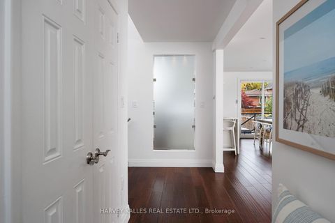 Photo 4 at 73 Summitcrest Drive, Richview, Toronto