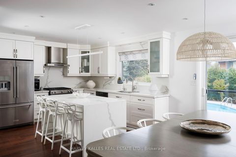 Photo 11 at 73 Summitcrest Drive, Richview, Toronto