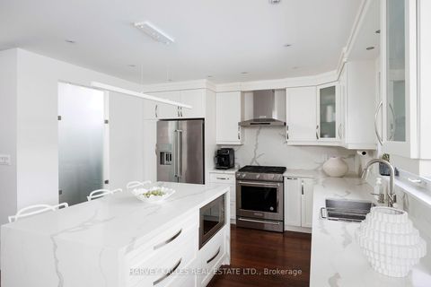 Photo 13 at 73 Summitcrest Drive, Richview, Toronto