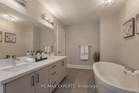 Photo 30 at 75 Bethpage Crescent, Glenway Estates, Newmarket