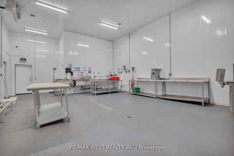 Photo 25 at 17&18 - 418 Hanlan Road, Steeles West Industrial, Vaughan