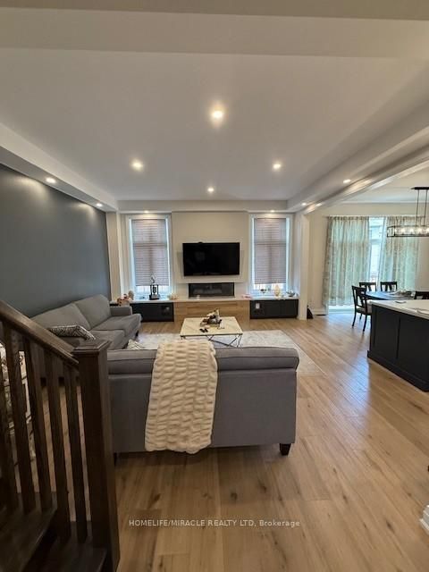 Photo 7 at 81 Morning Sparrow Drive, Kleinburg, Vaughan Photo 7 at 81 Morning Sparrow Drive, Kleinburg, Vaughan