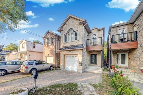 Photo 2 at 71 Lillington Avenue, Cliffside, Toronto