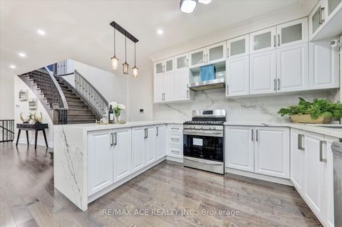 Photo 12 at 71 Lillington Avenue, Cliffside, Toronto