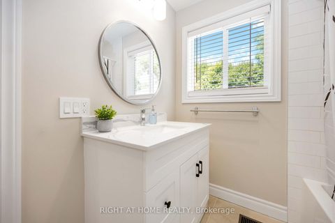 Photo 13 at 12 Rosalie Avenue N, CFB, Toronto