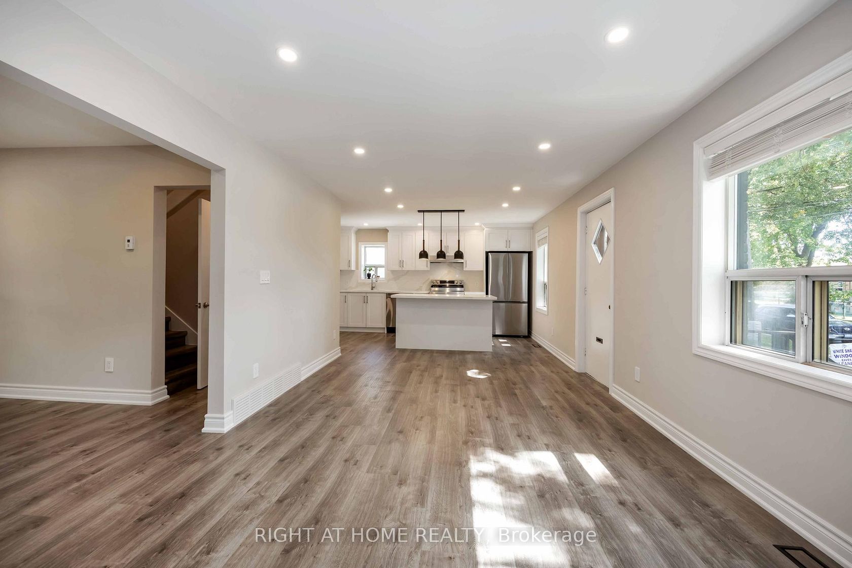 Photo 8 at 12 Rosalie Avenue N, CFB, Toronto Photo 8 at 12 Rosalie Avenue N, CFB, Toronto