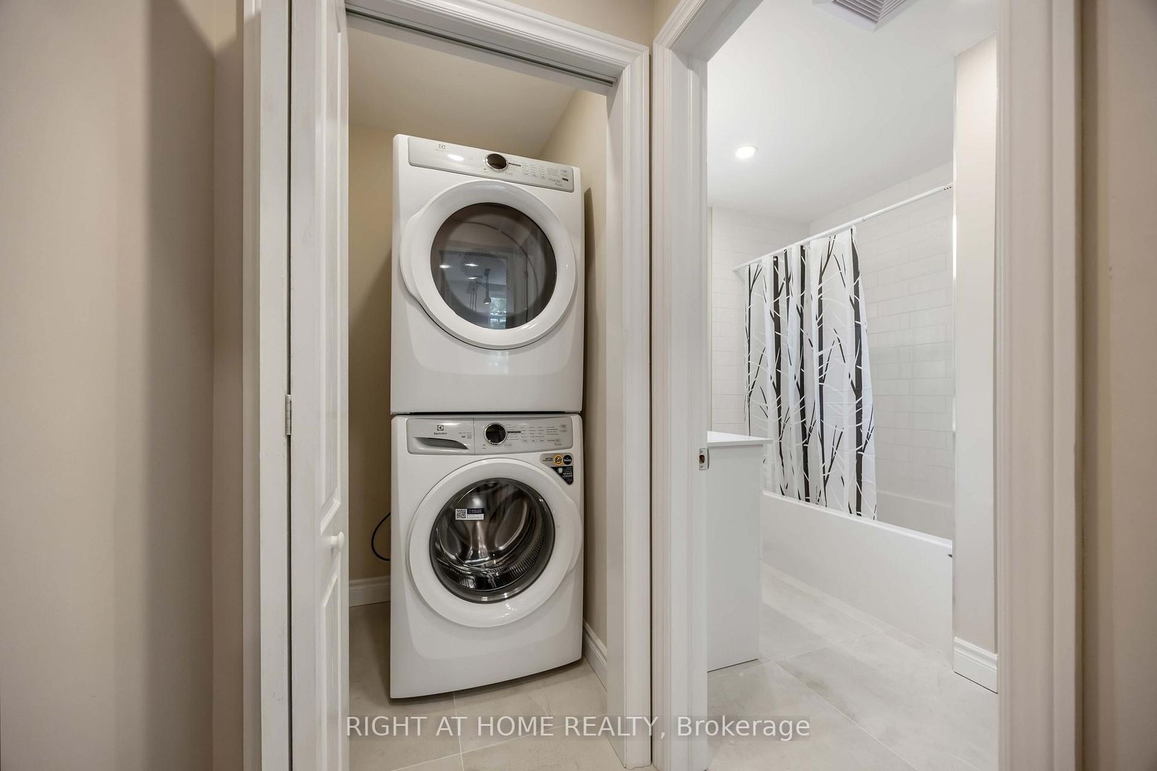 Photo 14 at 12 Rosalie Avenue N, CFB, Toronto Photo 14 at 12 Rosalie Avenue N, CFB, Toronto