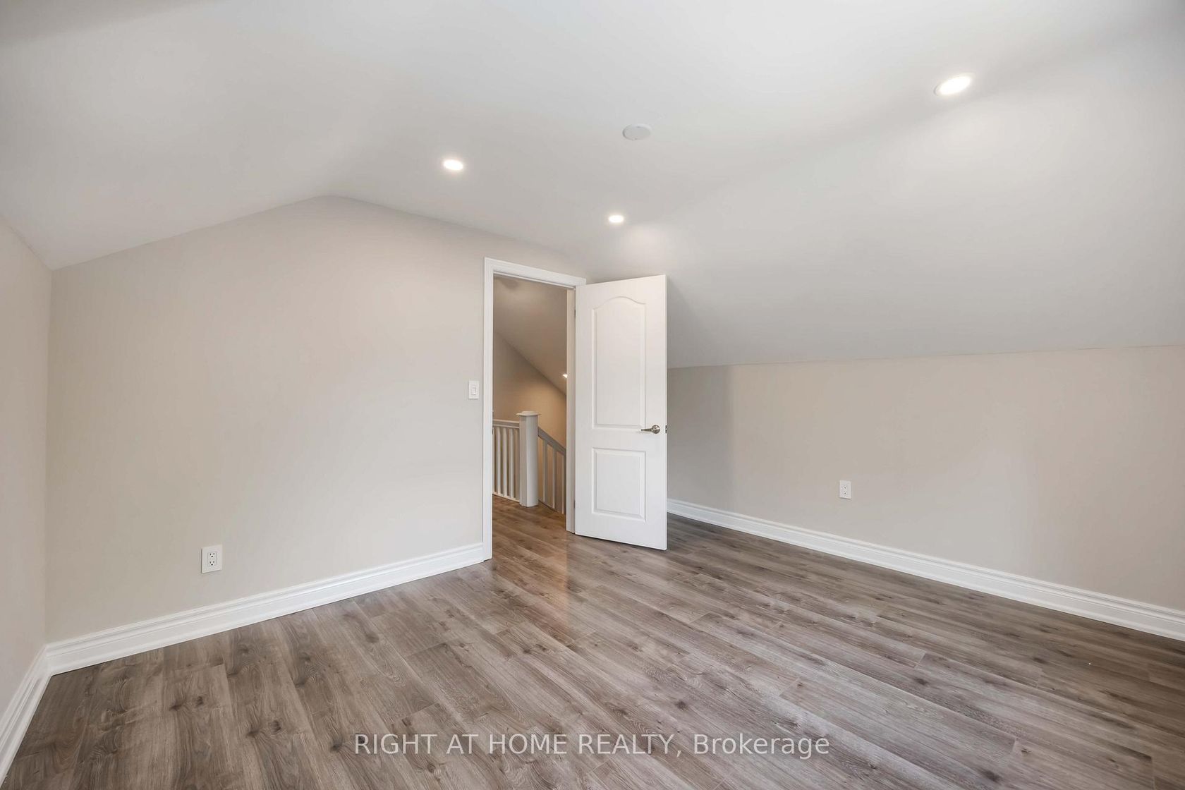 Photo 21 at 12 Rosalie Avenue N, CFB, Toronto Photo 21 at 12 Rosalie Avenue N, CFB, Toronto