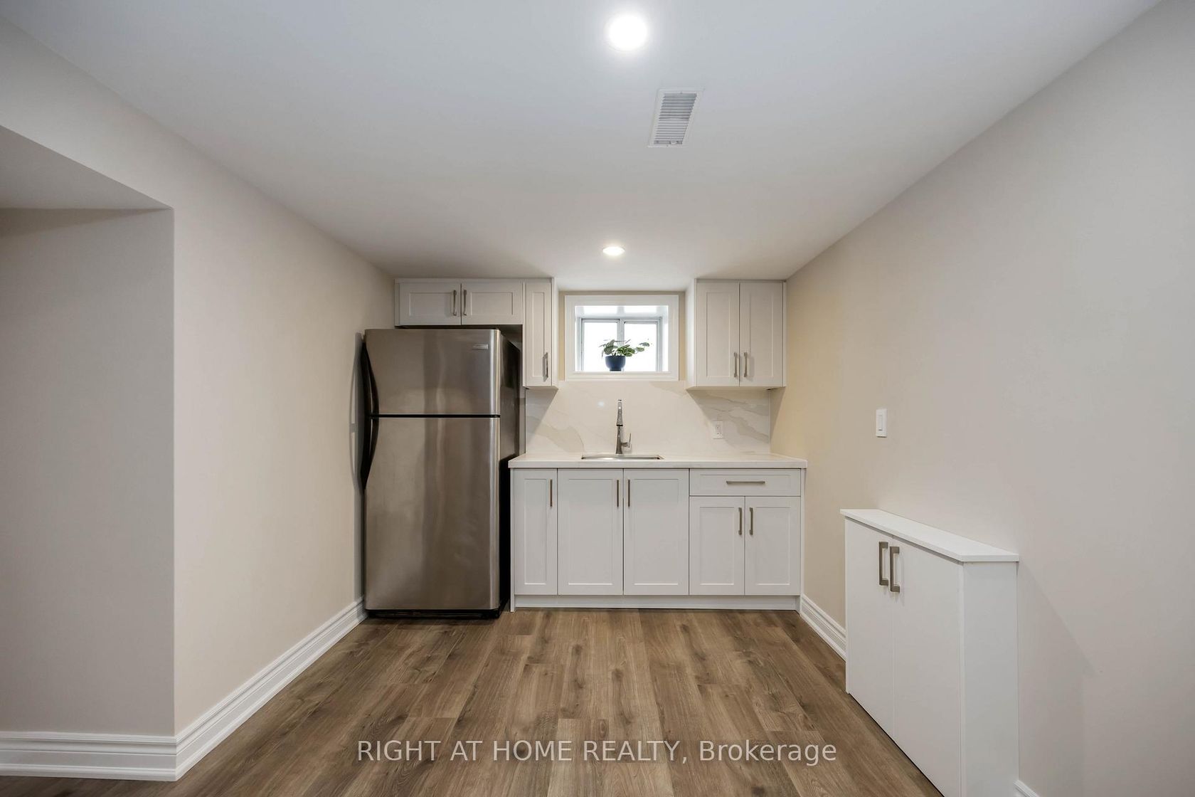 Photo 24 at 12 Rosalie Avenue N, CFB, Toronto Photo 24 at 12 Rosalie Avenue N, CFB, Toronto