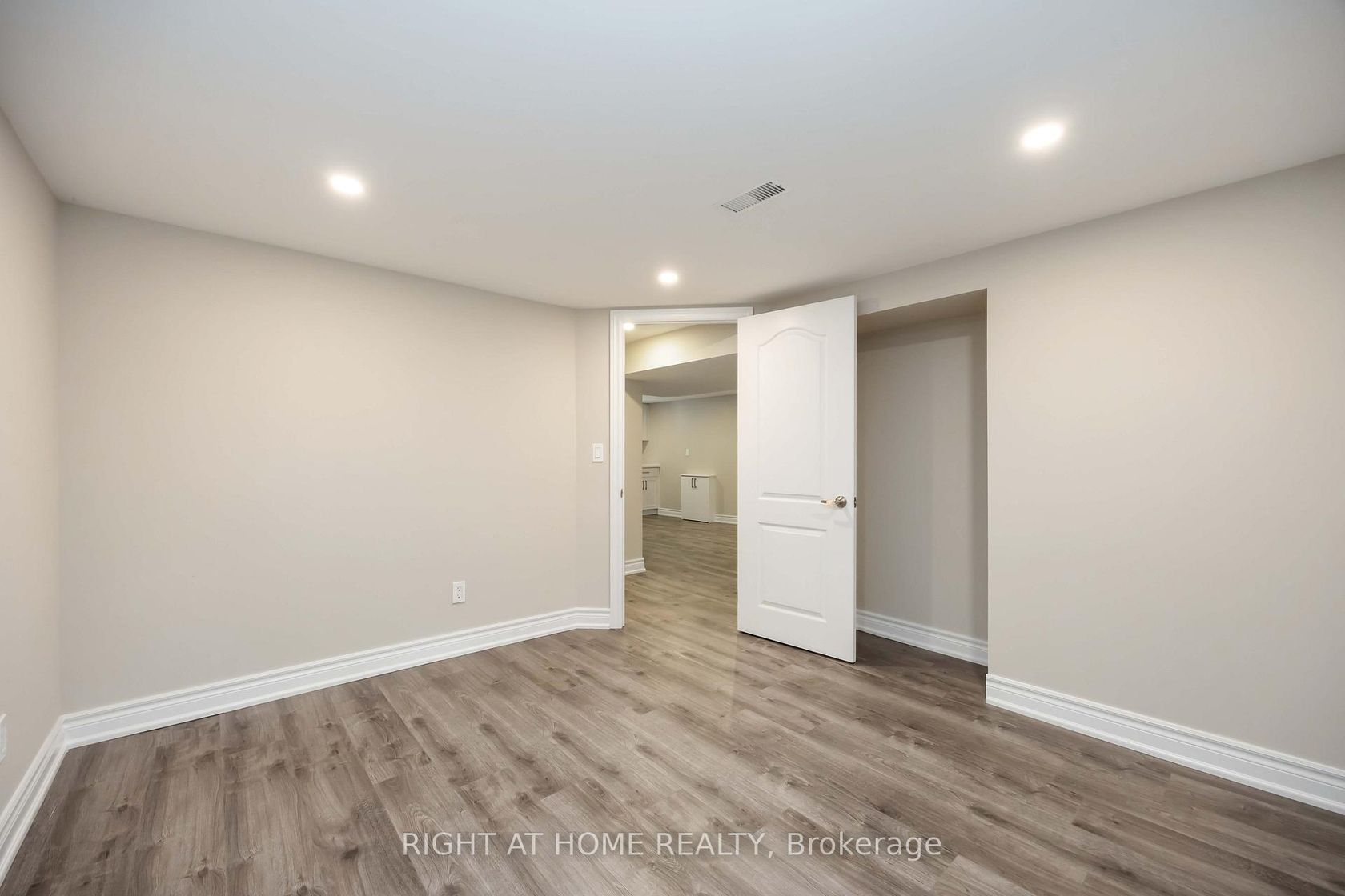 Photo 27 at 12 Rosalie Avenue N, CFB, Toronto Photo 27 at 12 Rosalie Avenue N, CFB, Toronto