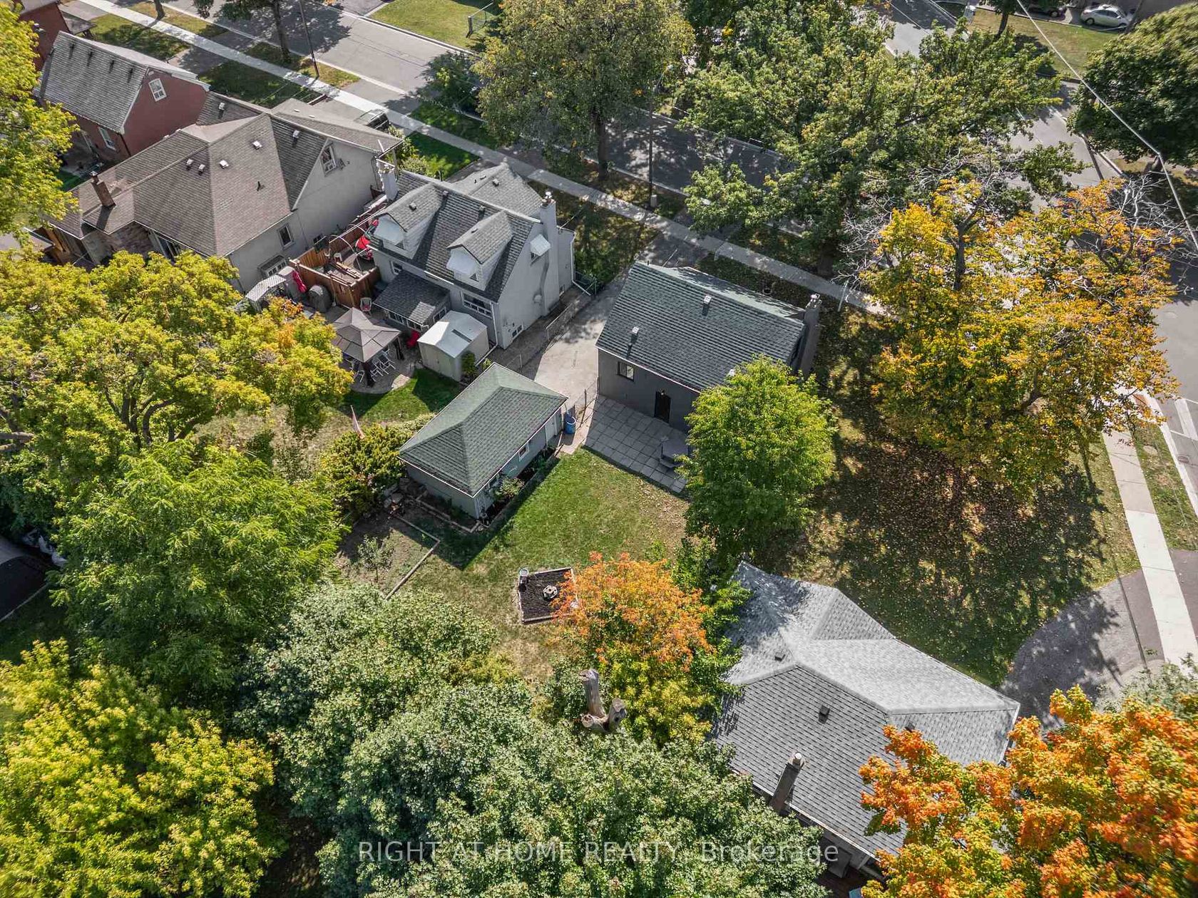 Photo 36 at 12 Rosalie Avenue N, CFB, Toronto Photo 36 at 12 Rosalie Avenue N, CFB, Toronto