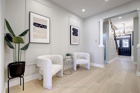 Photo 11 at 167 SIR SANFORD FLEMING Way, Patterson, Vaughan