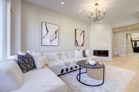 Photo 14 at 167 SIR SANFORD FLEMING Way, Patterson, Vaughan