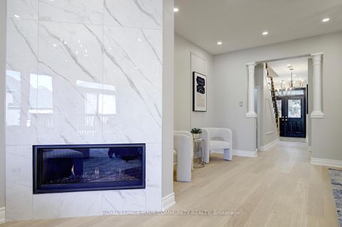 Photo 17 at 167 SIR SANFORD FLEMING Way, Patterson, Vaughan