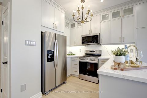 Photo 23 at 167 SIR SANFORD FLEMING Way, Patterson, Vaughan