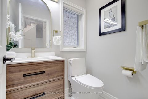 Photo 27 at 167 SIR SANFORD FLEMING Way, Patterson, Vaughan