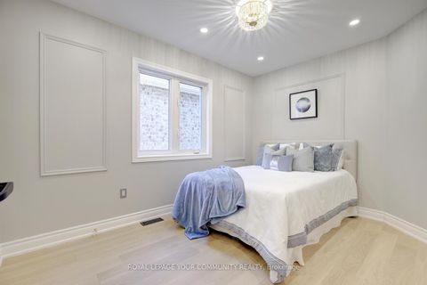 Photo 33 at 167 SIR SANFORD FLEMING Way, Patterson, Vaughan