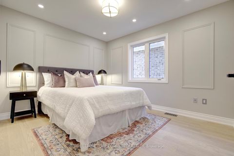 Photo 34 at 167 SIR SANFORD FLEMING Way, Patterson, Vaughan