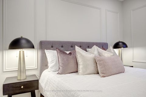 Photo 35 at 167 SIR SANFORD FLEMING Way, Patterson, Vaughan