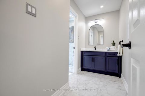 Photo 36 at 167 SIR SANFORD FLEMING Way, Patterson, Vaughan