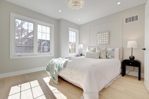 Photo 39 at 167 SIR SANFORD FLEMING Way, Patterson, Vaughan