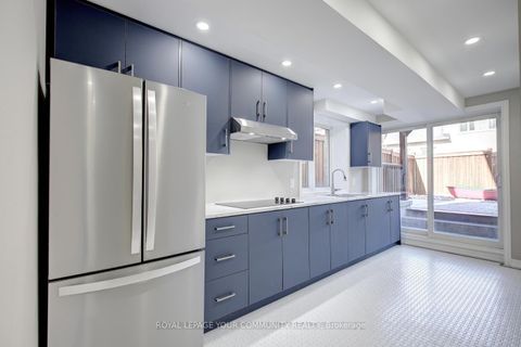 Photo 43 at 167 SIR SANFORD FLEMING Way, Patterson, Vaughan