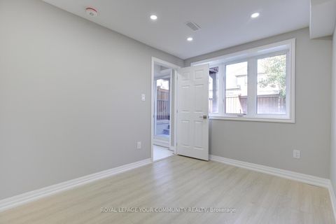 Photo 44 at 167 SIR SANFORD FLEMING Way, Patterson, Vaughan