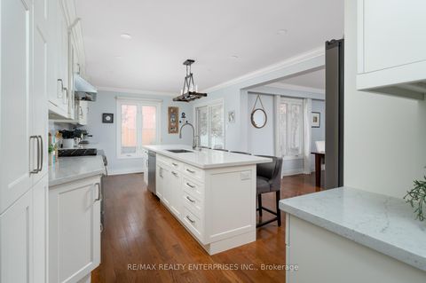 Photo 6 at 1101 Fieldstone Circle, GA Glen Abbey, Oakville