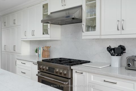 Photo 8 at 1101 Fieldstone Circle, GA Glen Abbey, Oakville