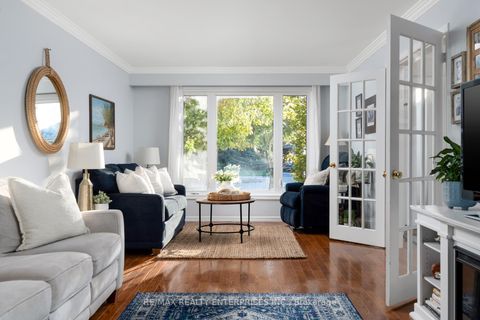 Photo 13 at 1101 Fieldstone Circle, GA Glen Abbey, Oakville