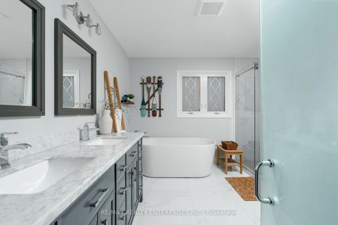 Photo 25 at 1101 Fieldstone Circle, GA Glen Abbey, Oakville