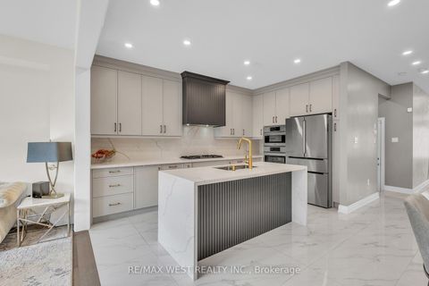 Photo 13 at 61 Zenith Avenue, Kleinburg, Vaughan