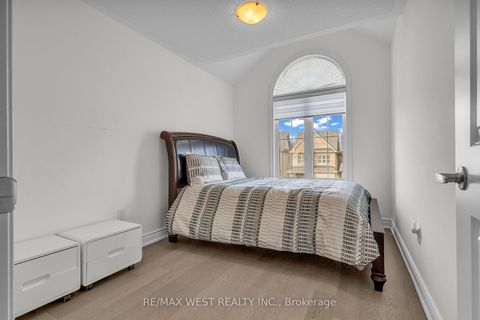 Photo 23 at 61 Zenith Avenue, Kleinburg, Vaughan