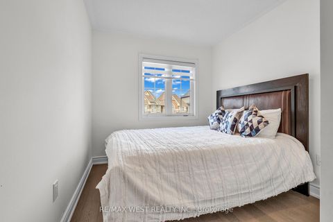 Photo 24 at 61 Zenith Avenue, Kleinburg, Vaughan