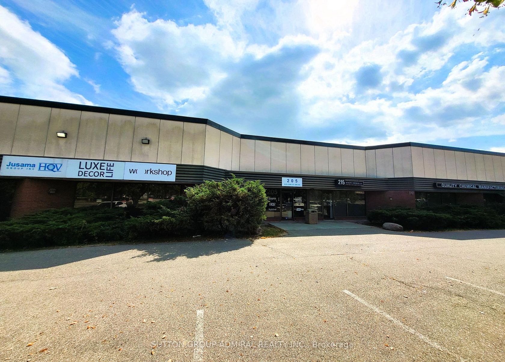 215 Dolomite Drive, York University Heights, Toronto photo number 2