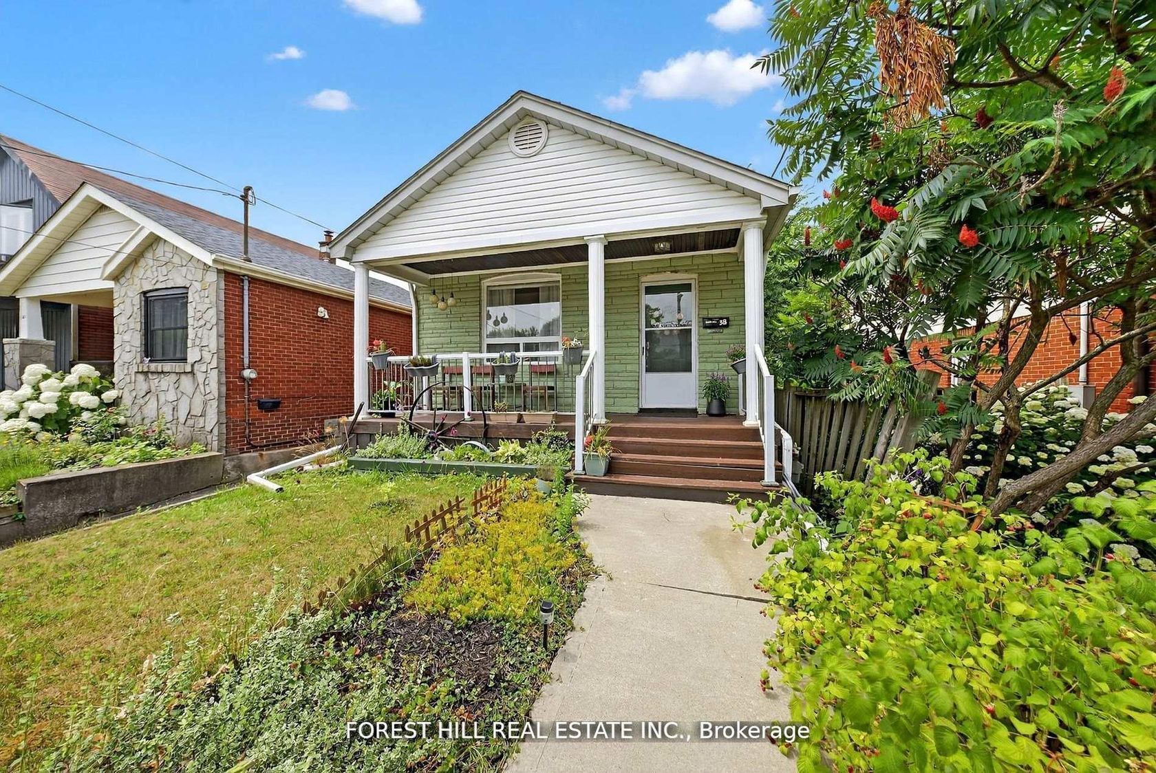38 Scotia Avenue, Oakridge, Toronto 