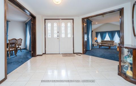 Photo 4 at 4 Edmund Seager Drive, Uplands, Vaughan