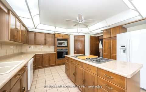 Photo 13 at 4 Edmund Seager Drive, Uplands, Vaughan