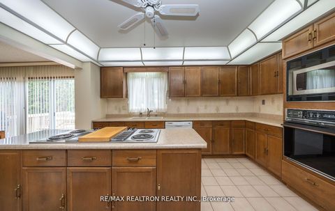 Photo 14 at 4 Edmund Seager Drive, Uplands, Vaughan