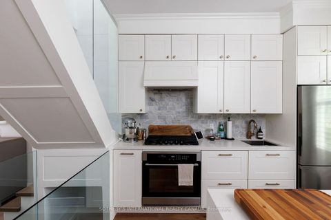 Photo 7 at 116 Shaftesbury Avenue, Moore Park, Toronto