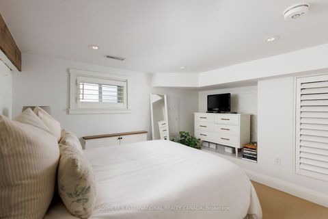 Photo 32 at 116 Shaftesbury Avenue, Moore Park, Toronto