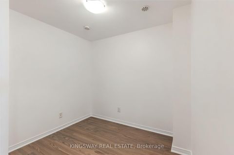 Photo 12 at 50 - 68 Winston Park Boulevard, CFB, Toronto