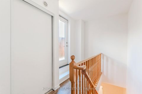 Photo 14 at 50 - 68 Winston Park Boulevard, CFB, Toronto