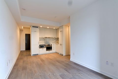 Photo 2 at 1102 - 38 Honeycrisp Crescent, Vaughan Corporate Centre, Vaughan