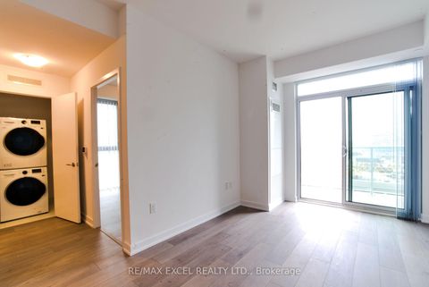 Photo 8 at 1102 - 38 Honeycrisp Crescent, Vaughan Corporate Centre, Vaughan