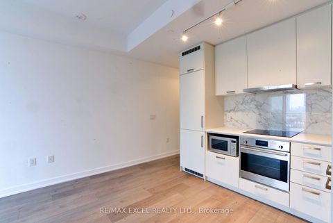 Photo 13 at 1102 - 38 Honeycrisp Crescent, Vaughan Corporate Centre, Vaughan